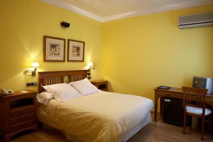 Hotel Juanito La Roda Rum bild